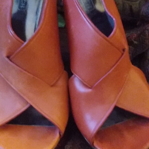 Coral Coach wedges size 8 - Picture 4 of 11